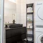 بيت شباب Living