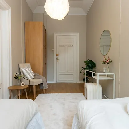 Hostel Folk- Living