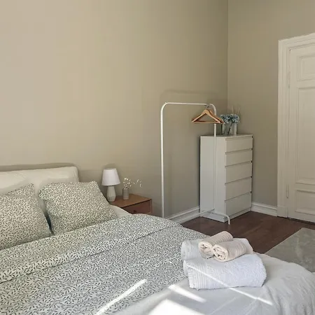 Folk- Living Hostel *